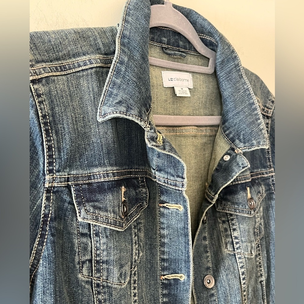 Liz Claiborne Faded Distressed Denim Jacket Women’s Size Medium - Picture 2 of 16